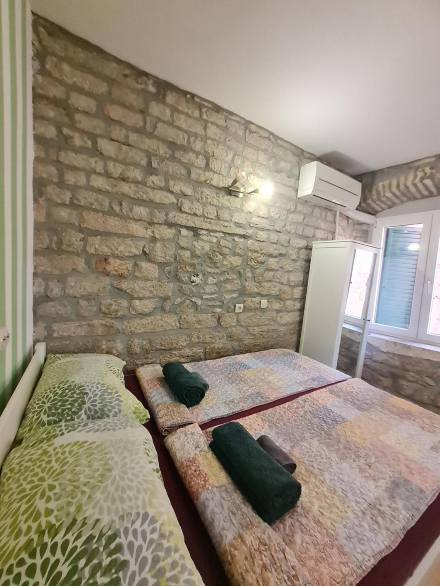 Rooms & Studio Apartments Šibenik Eksteriør billede